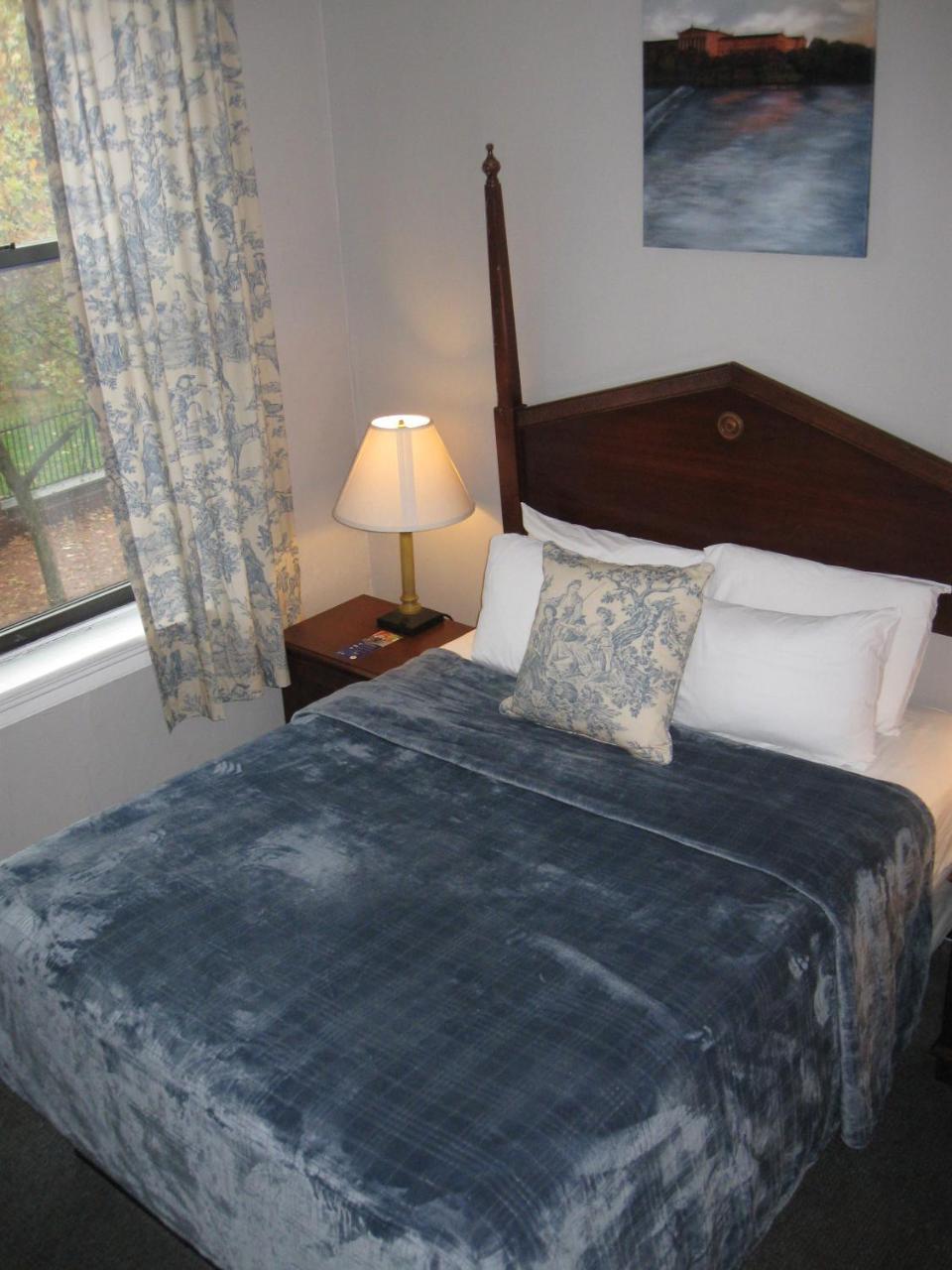 Hotel Society Hill 2*